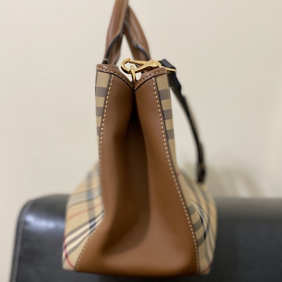 Burberry Ballingdon Horseferry Check Nylon Tote - Picture 2 of 7